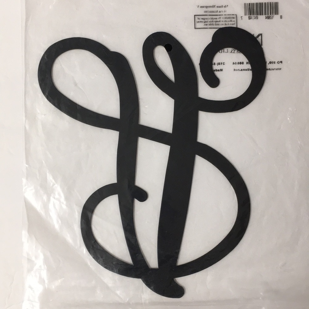 New in Package Medium Metal Blk Gloss Letter V